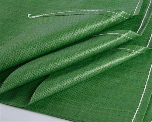 如何让织出的编织袋有更好的平整度呢？